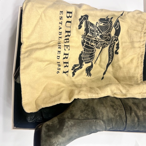 Burberry heels - Picture 7 of 8